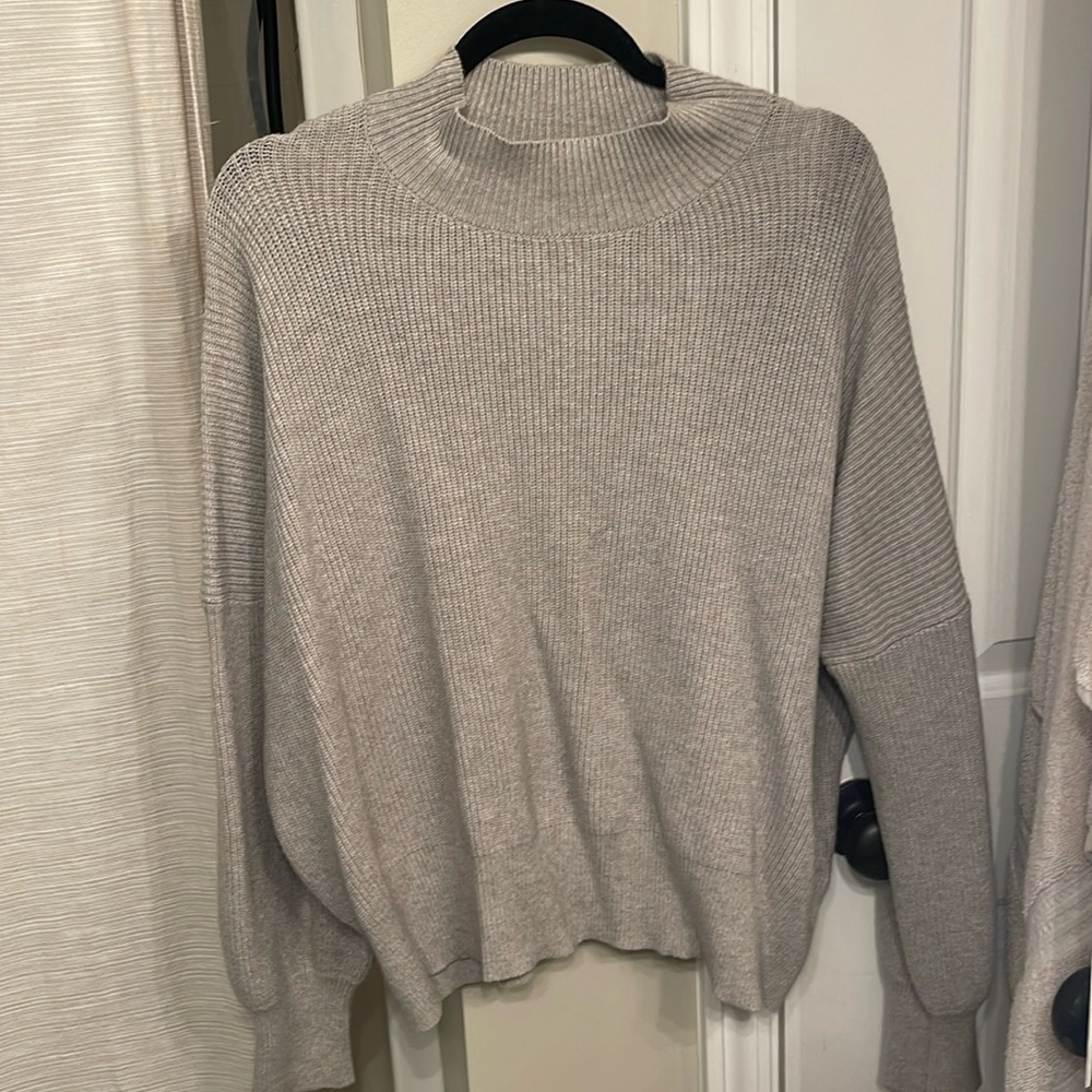 Size L Vici Gray Sweater